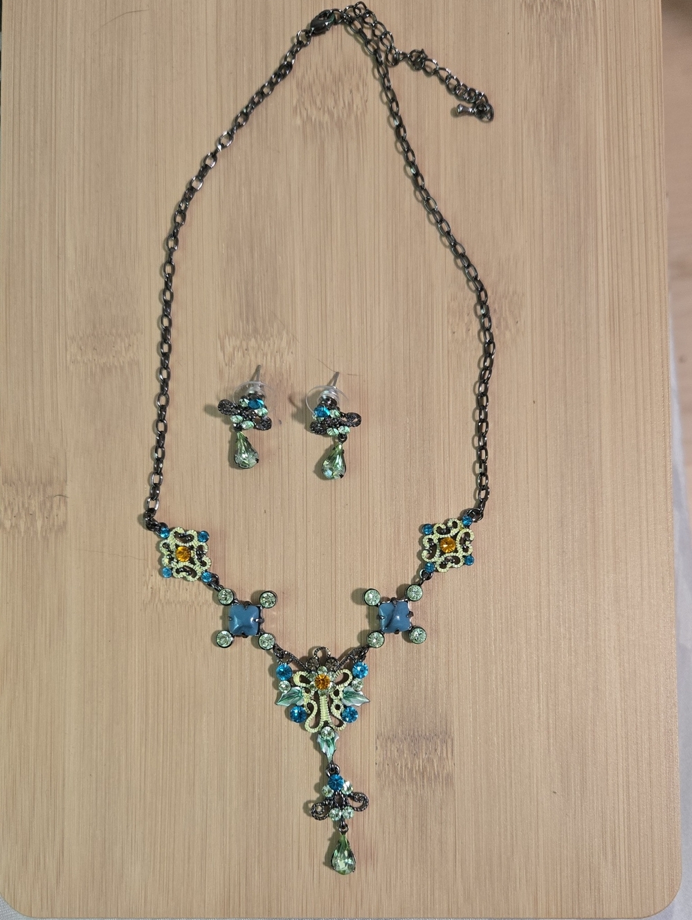 Elegant Green and Blue Crystal Drop Necklace & Earrings Set